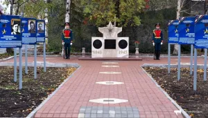 В Южно-Сахалинске открыли памятник воинам-связистам